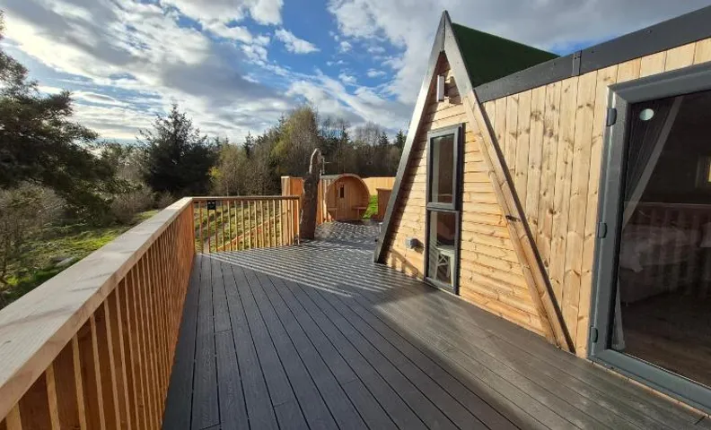 Little Getaway in the Highlands, private sauna and stargazing geodome