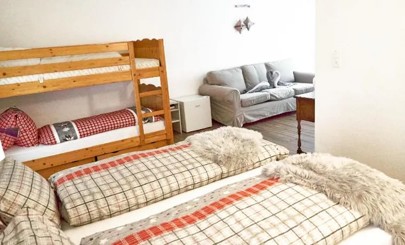 Family room by Interlaken Parking
