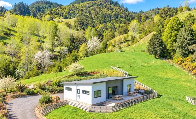 Road to Paradise Vacation Home - Mountain Views and Tranquility