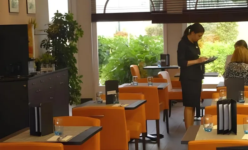 Logis Hotel & Restaurant - Les Tuileries