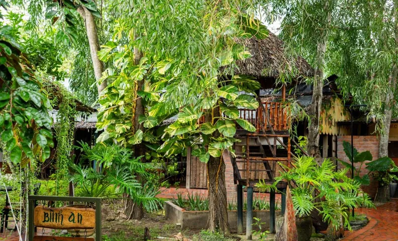 Bình An Village