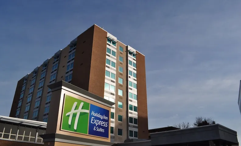 홀리데이 인 익스프레스 & 스위트 피츠버그 웨스트 - 그린트리 바이 IHG