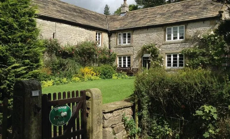 Dunscar Farm Bed & Breakfast
