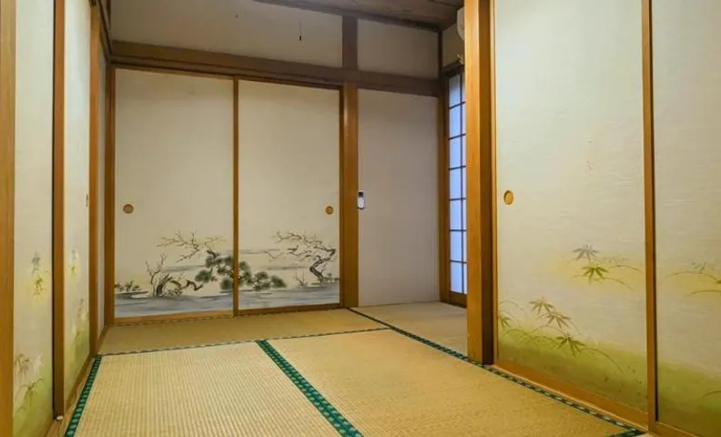 Tatami House 3minutes from Keisei Usui Station 30minutes from Narita Airport 58minutes from Asakusa