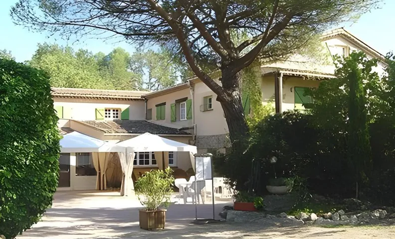 Logis Hôtels La Bastide des Golfs