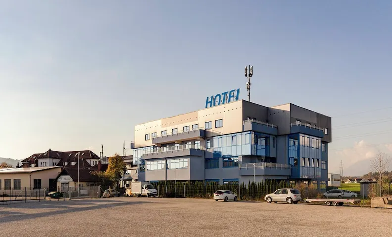 가르니 호텔 아줄