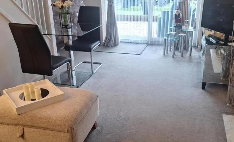 Gorgeous Sandpiper Mews Free 2 vehicle parking EV facility close