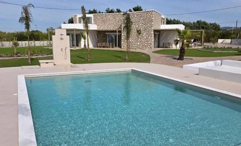 Fanes Breeze Lodges - Lodge Lemoni