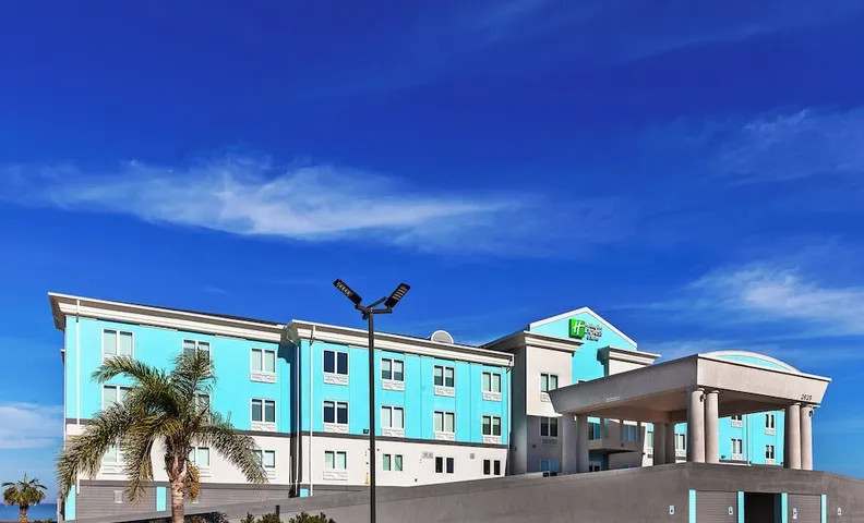 홀리데이 인 익스프레스 & 스위트 포트 라바카 바이 IHG
