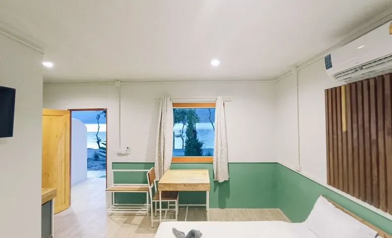 Lake Camp Resort