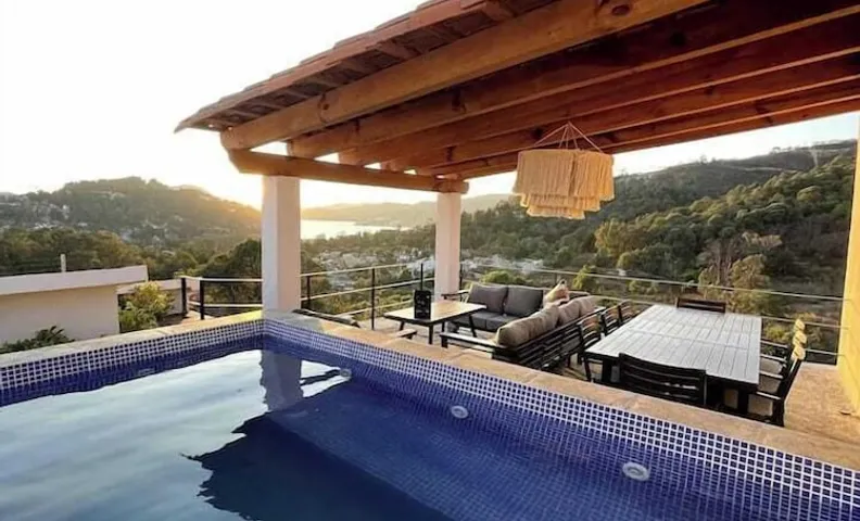LUXO 카사 발레 데 브라보, 자쿠지와 호수를 향한 화려한 전망