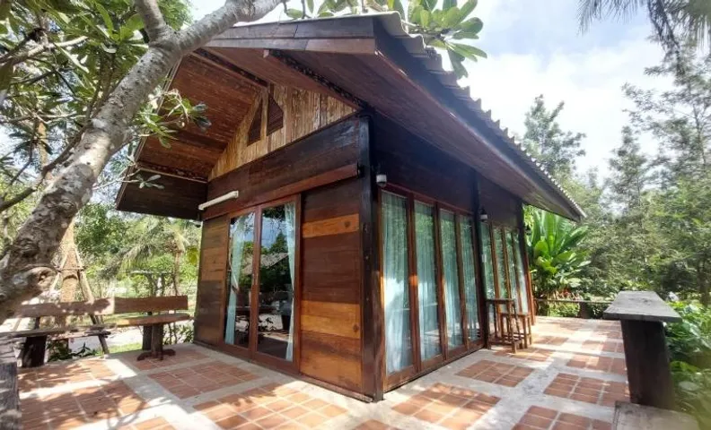 Why Worry Homestay & Café