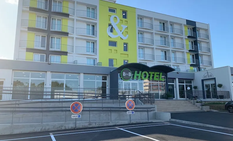 B&B 호텔 쇼몽