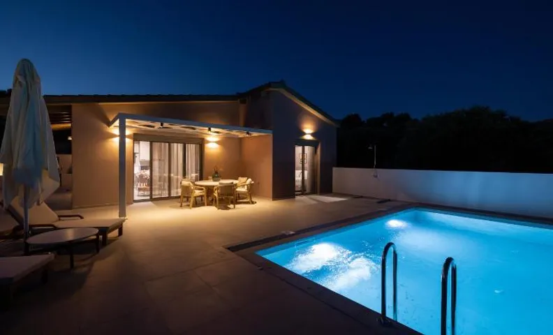 Kastro Hill Villas - Private pool villas close to Lefkada