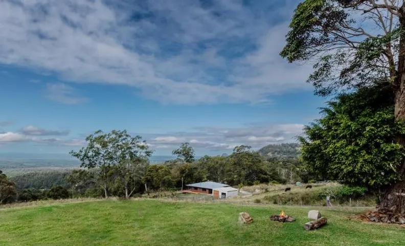 Pet Friendly, close to Australia Zoo & Big Kart Track, firepit