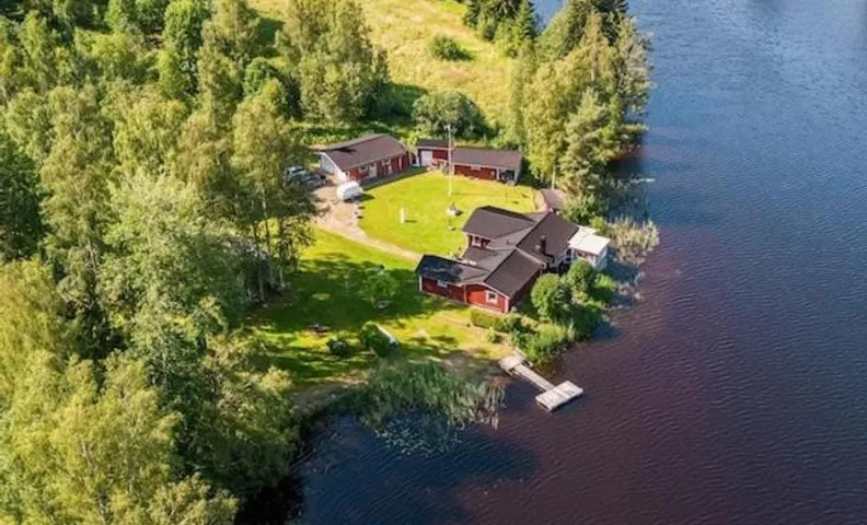 Swedish paradise by the lake