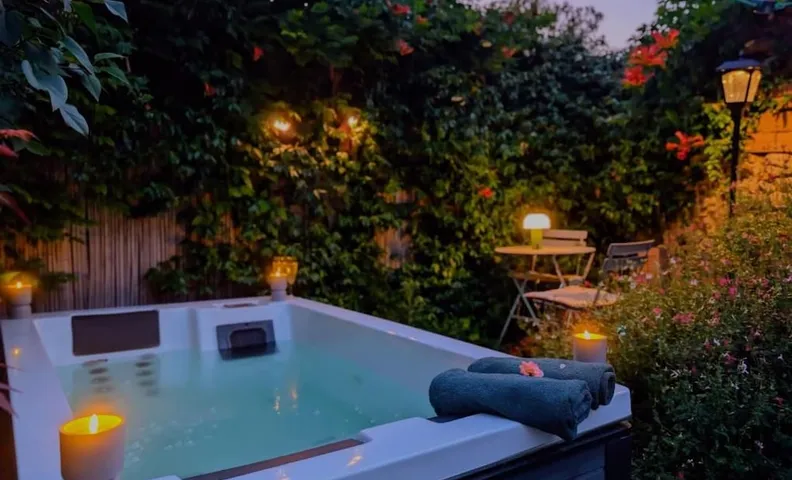 Bulle romantique avec Spa près de Carcassonne