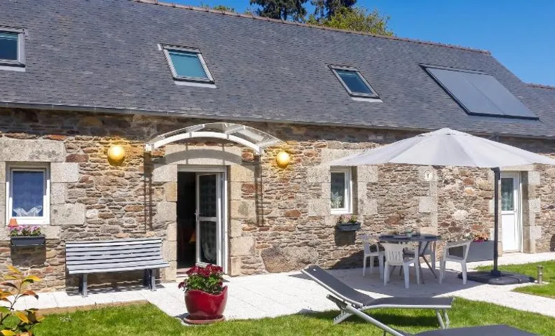 Maison charmante à Botsorhel avec jardin clos