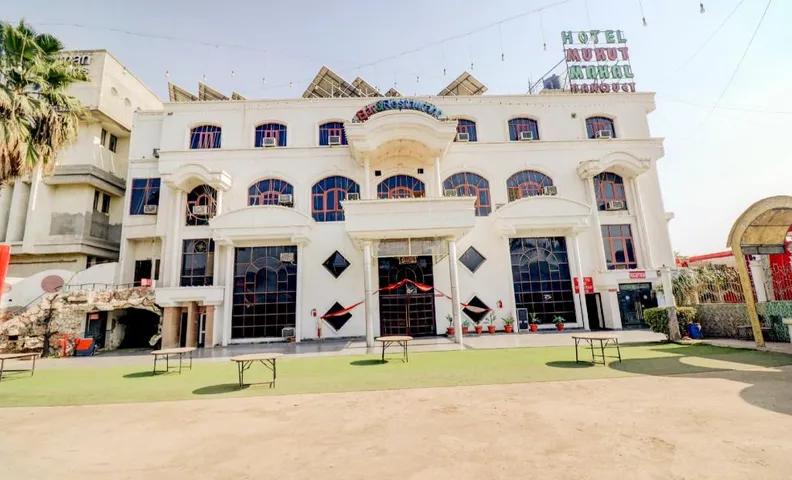 Hotel O Mukut Mahal