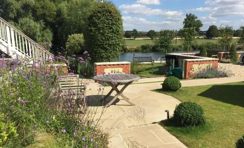 Thames Edge Rooms