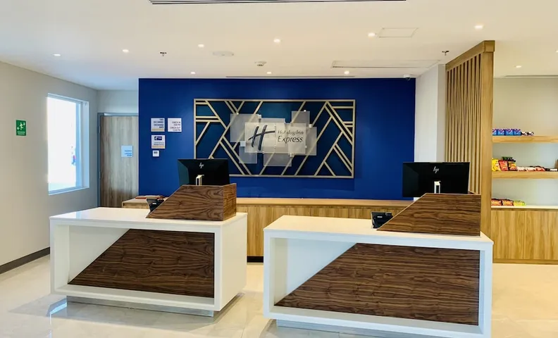 홀리데이 인 익스프레스 과달라하라 바야르타 포니엔테 바이 IHG