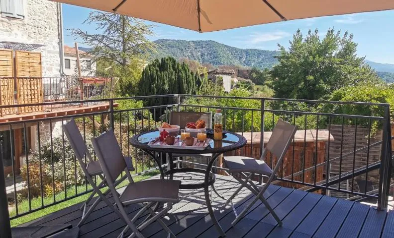 Charmante maison du village à Mirabeau