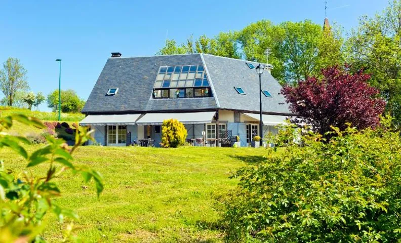 Logis Hôtel Restaurant Auberge du Bougnat