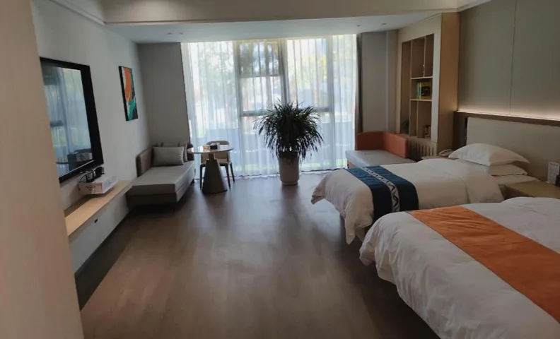 Pingliang Sports Park Hotel