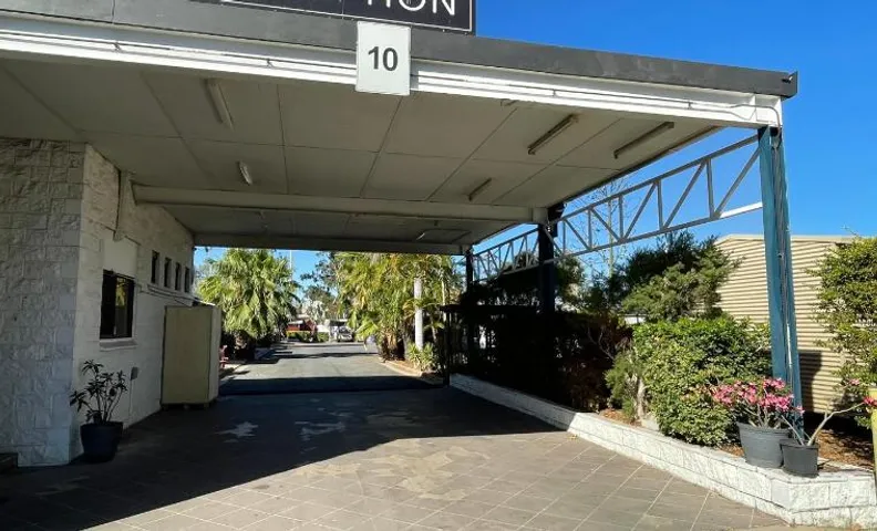 Jolly Collier Hotel Motel