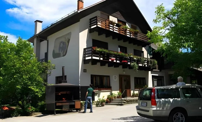 Rooms Pevc & Hostel Ljubno ob Savinji