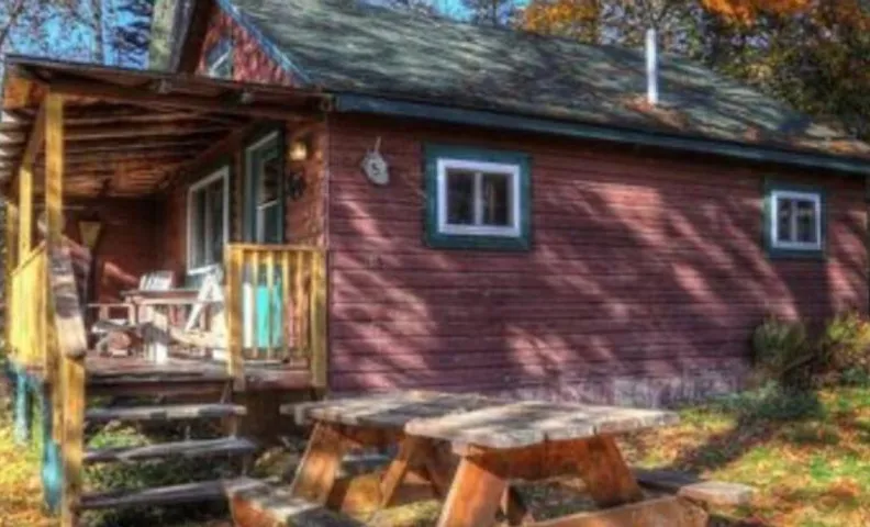 Saddleback 20 Min Lakefront Cabin and Shared Sauna