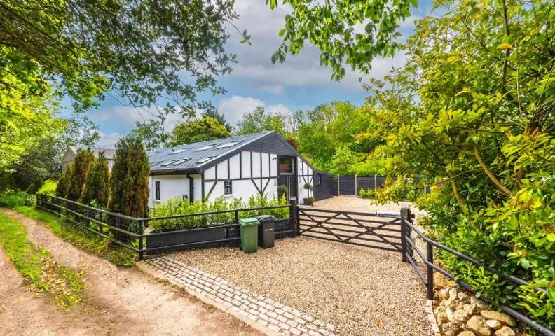 The Old Workshop - A luxury countryside retreat with air-conditioning and hot tub