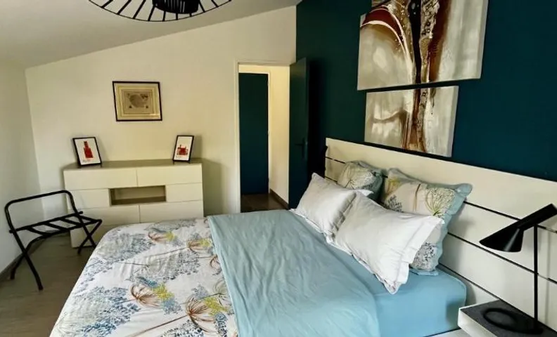Chambre indépendante au calme, petit-déjeuner inclus