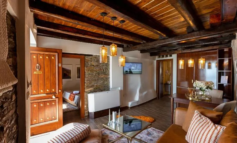 1822 Makrinitsa Suites