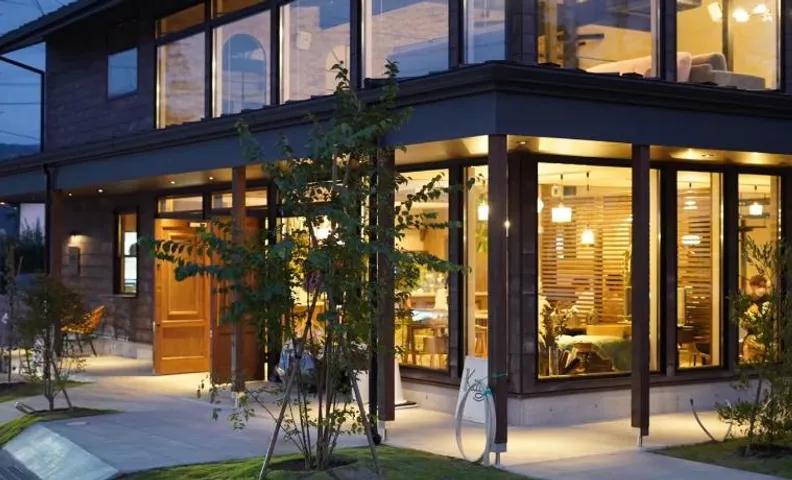 KIIIYA cafe&hostel