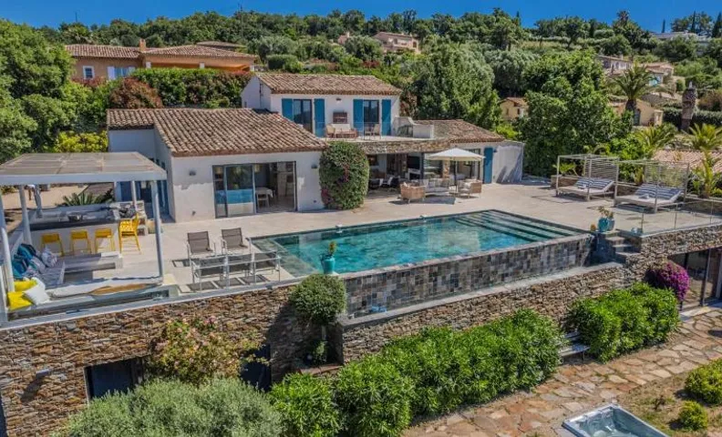 Luxury house, St tropez 20mns! Stunning view, serene & private