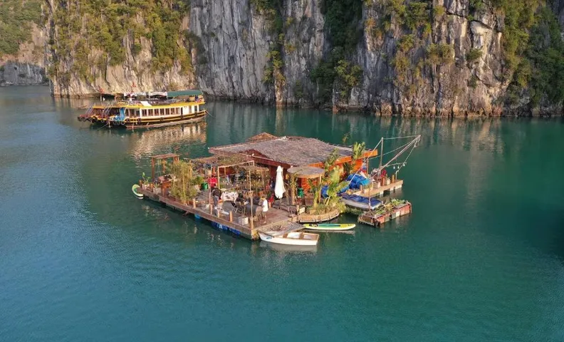 Lan Ha Floating Homestay