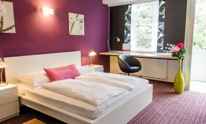 College Garden Hotel