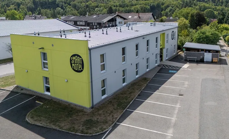 Smart Motel