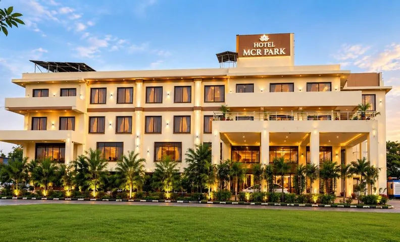 Hotel Mcr Park