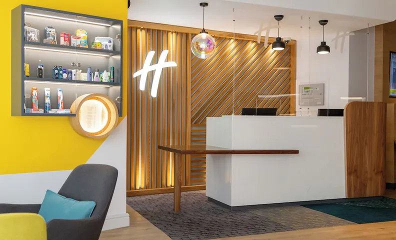 홀리데이 인 애쉬퍼드 노스 A20 바이 IHG