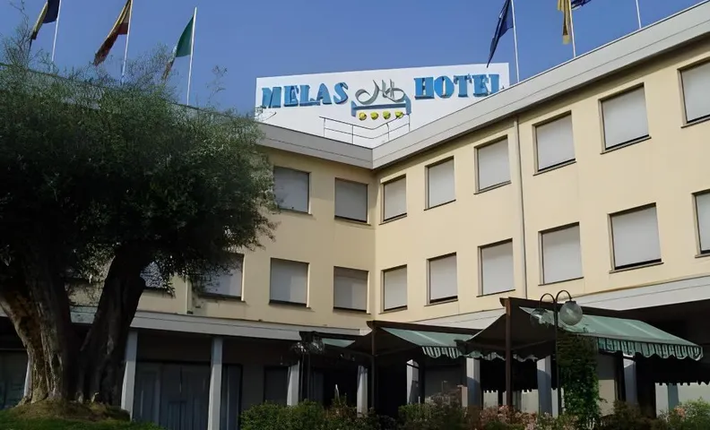 Melas Hotel