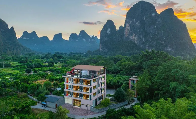 Yangshuo Bamboo Sea Riverside Hotel (Xingping 20 RMB scenic area branch)