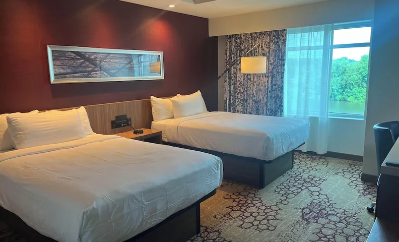 리버스 카지노 스케넥터디의 랜딩 호텔