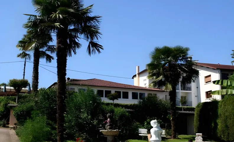 Logis Hotel & Restaurant Aux Tauzins