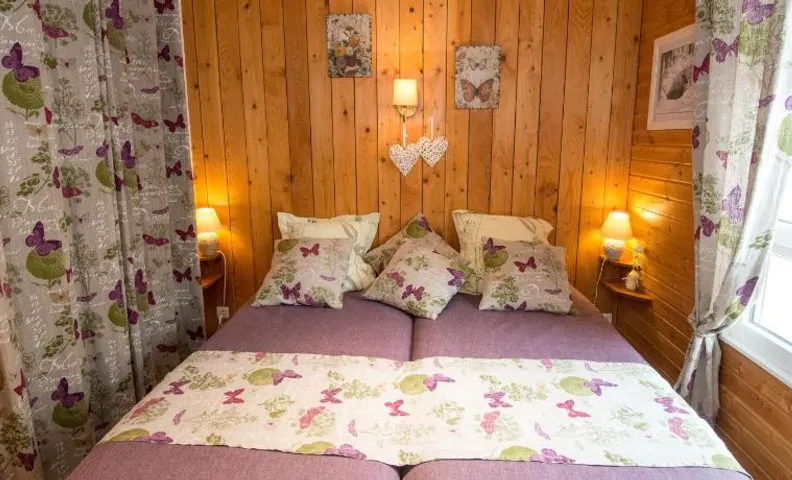 Roche de Minuit - chambre d'hôtel 3 étoiles - La Bresse - Bol d'air
