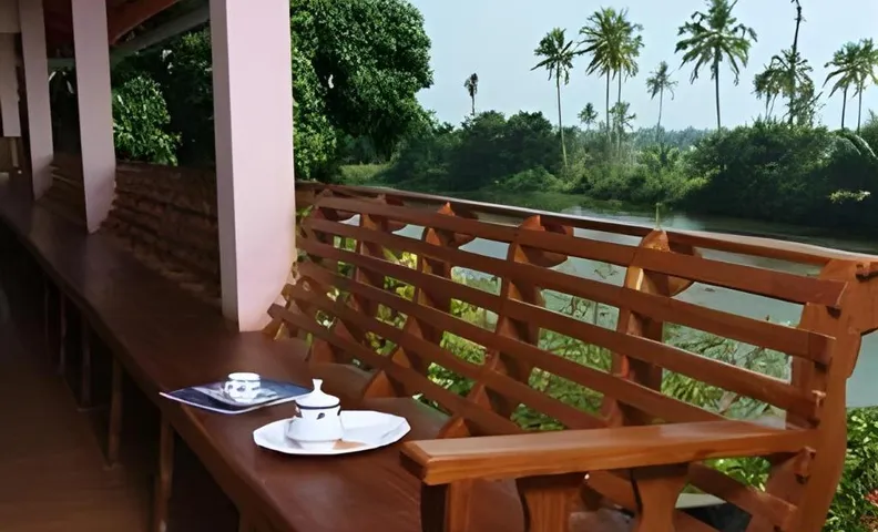 Backwater Breeze Homestay