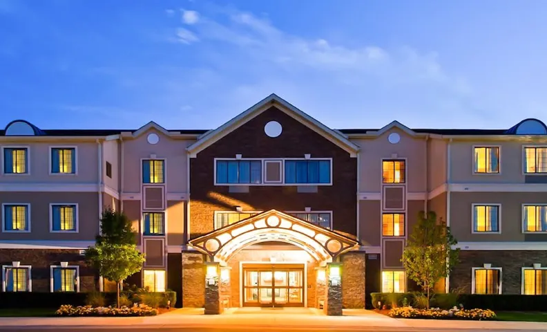 스테이브리지 스위트 디트로이트 노비 바이 IHG