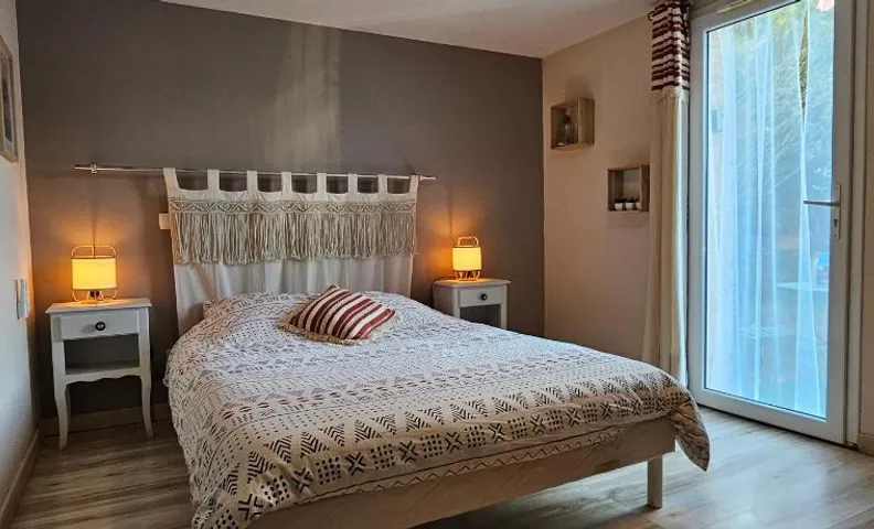 Chambre d hôtes indépendante dans village médiéval