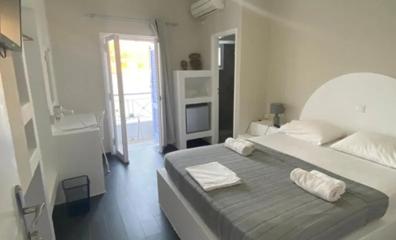 AEGEAN VIEW SEASIDE ROOMS AND STUDIOS KEA